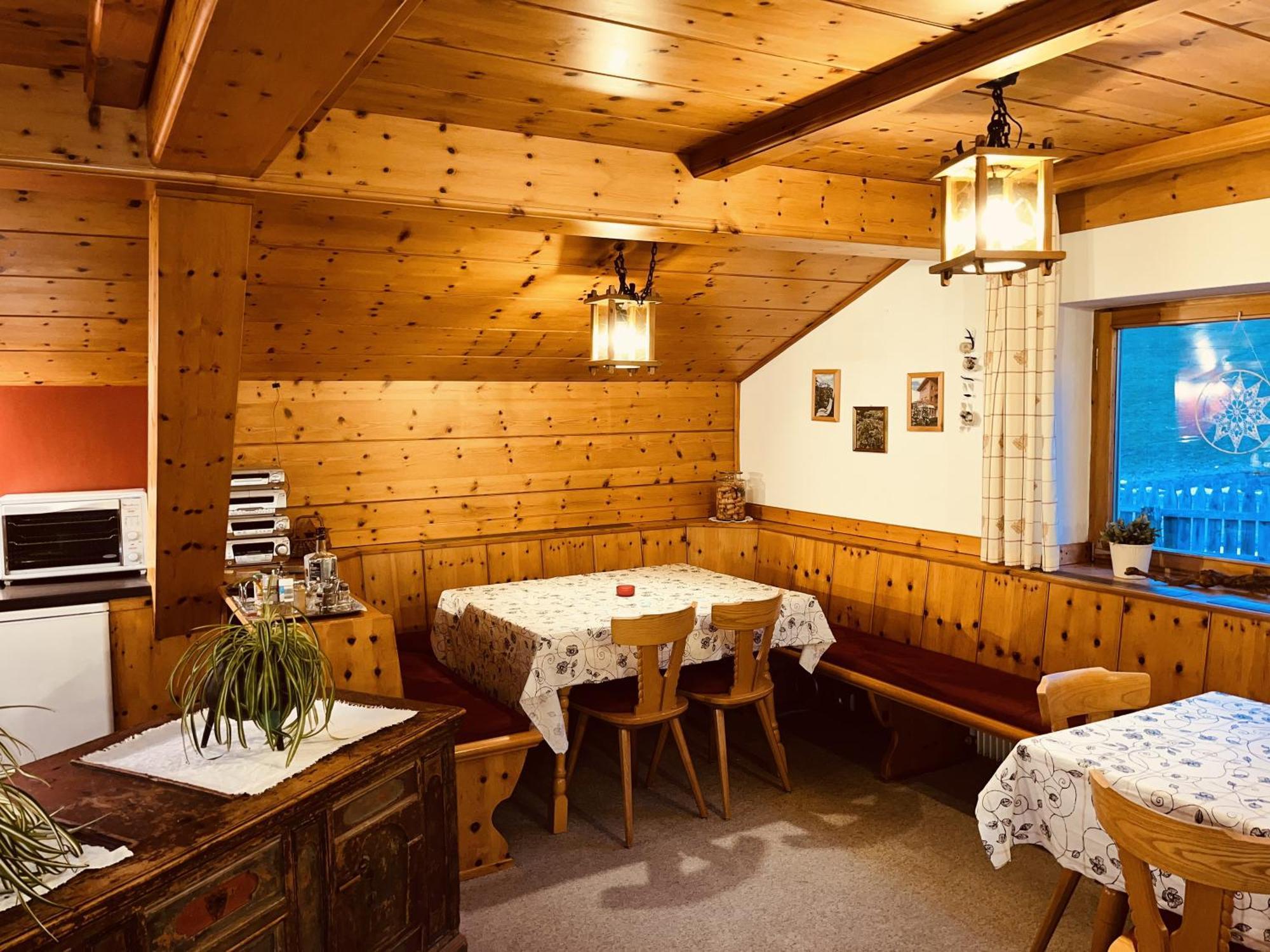 Residence Zirmer Wohnung Erde Kastelruth Buitenkant foto